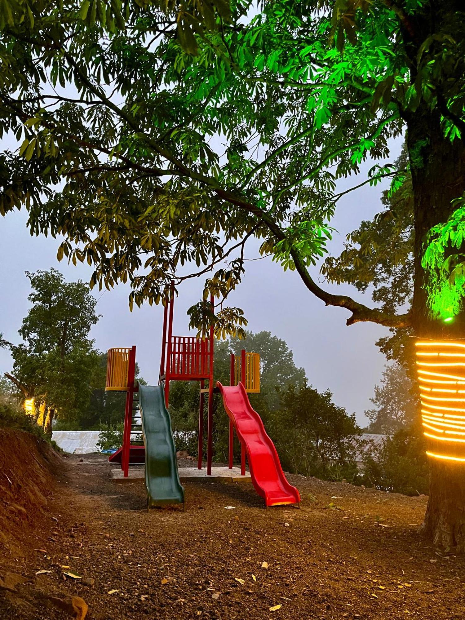 Misty Peaks Resort Murree Exterior photo